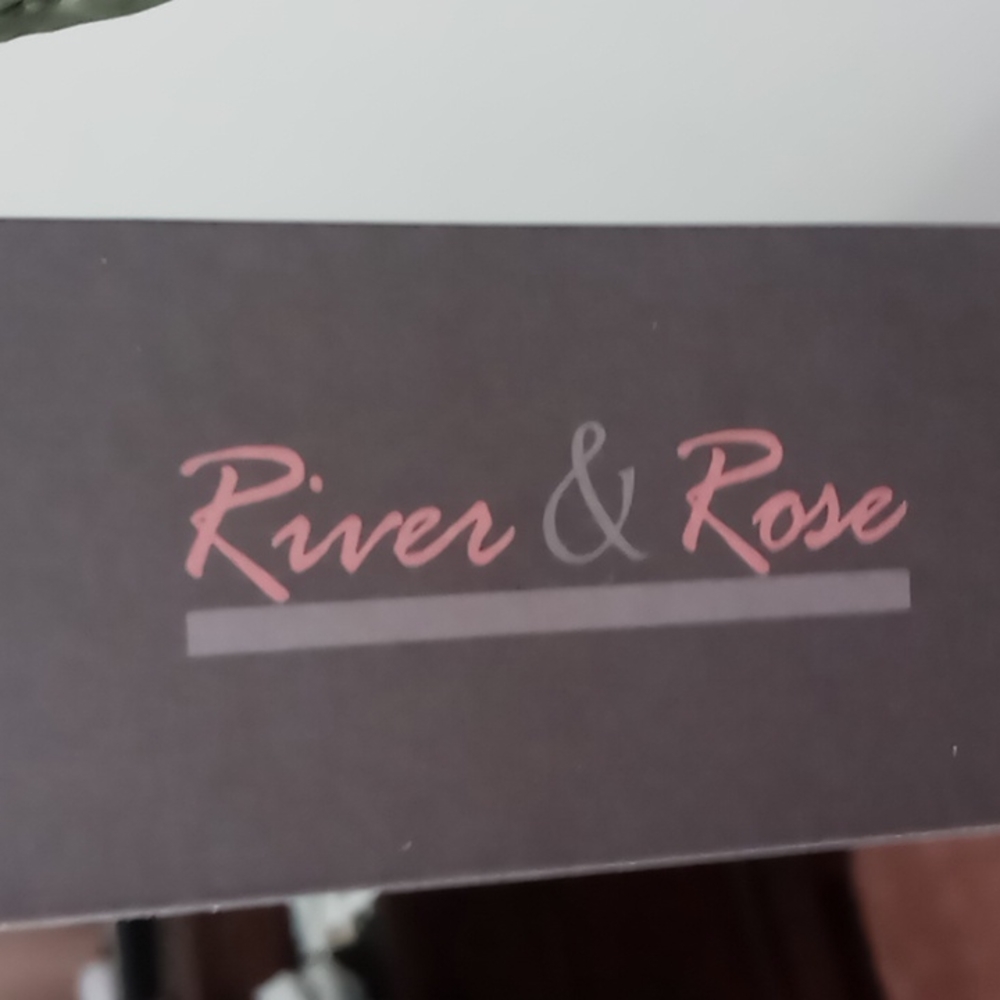 River & Rose Woman's Vest - Picture 10 of 15
